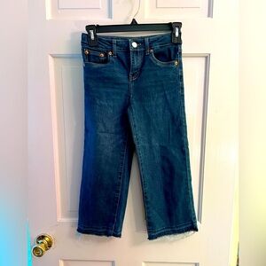 EUC - Levi’s cropped wide leg jeans with frayed hem size 8